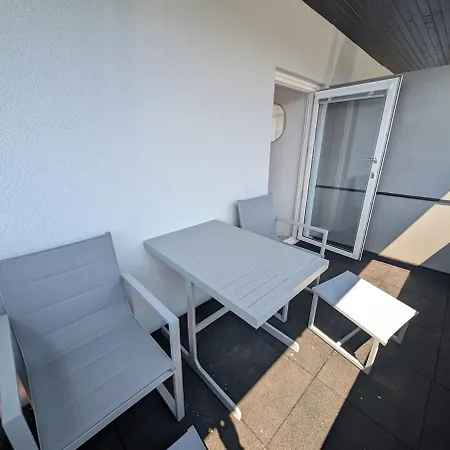 7 - Modernes Balkon-studio - Seenaehe & 2x Baederkarte